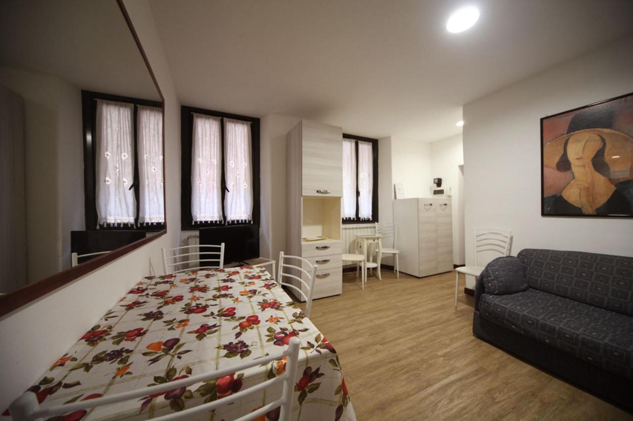Antica Corte Milanese Novate Milanese Exterior photo